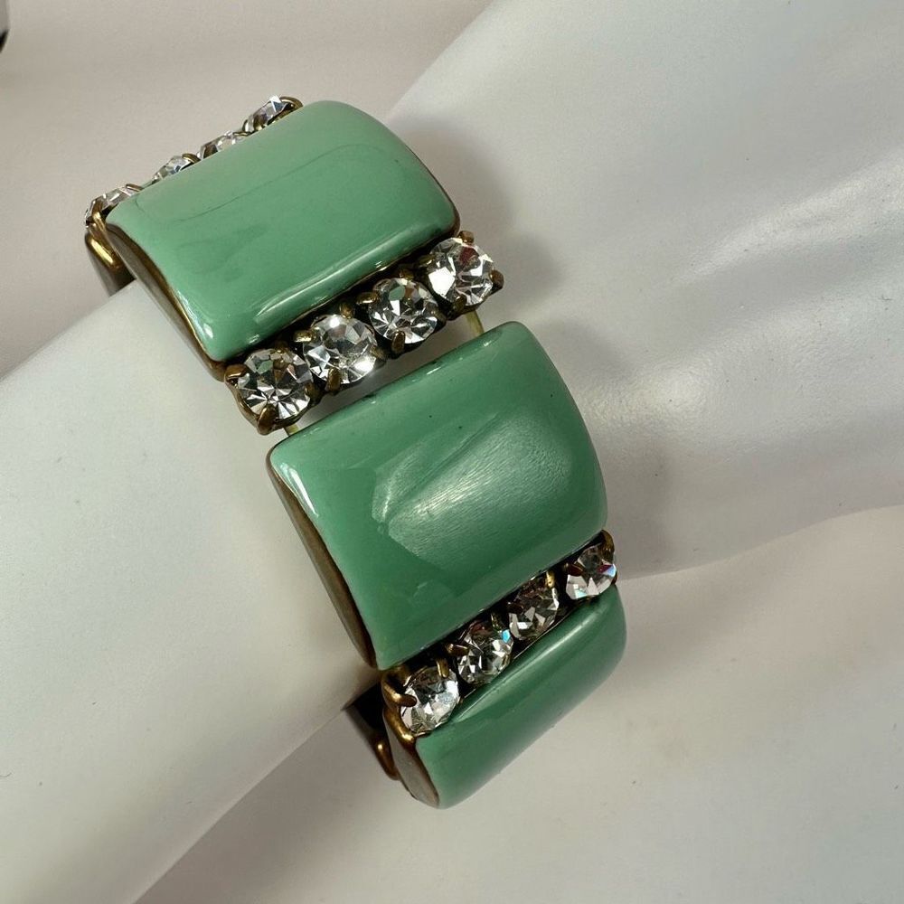 Green gold tone and rhinestone stretch bracelet